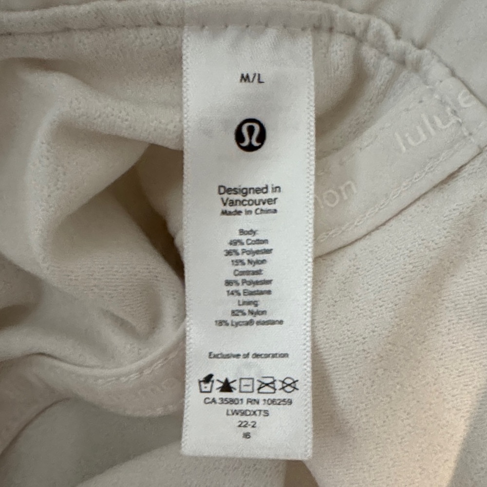 lululemon athletica White Bucket Hat - Picture 3 of 3